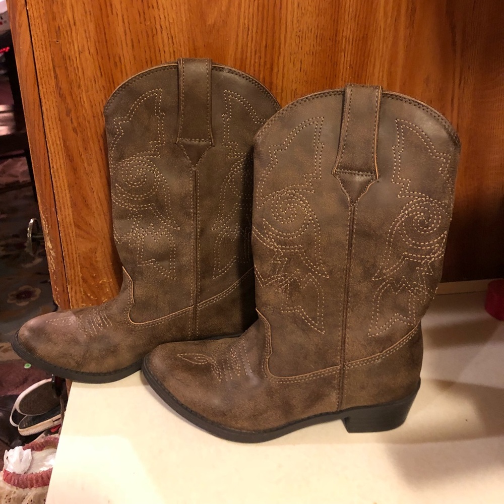 Girl size 13 cowboy boots